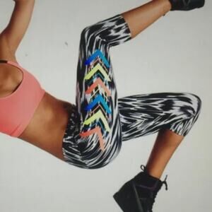 Onzie Capri Yoga Leggings, Black and White Ikat with Neon Detailing, Size S/M